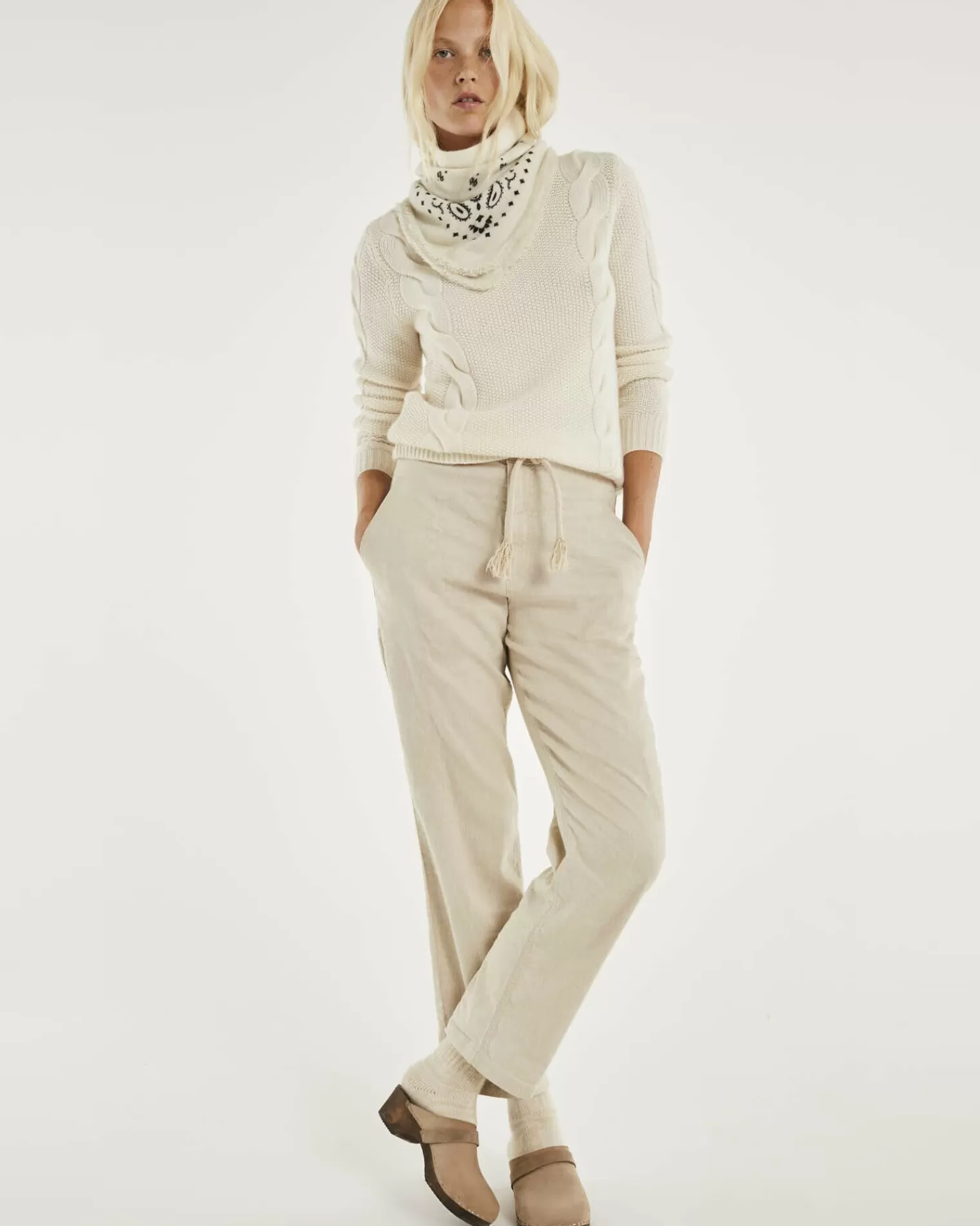 Kujten Sweaters & Sweatshirts>Women Turtleneck Cashmere Sweater Blanc